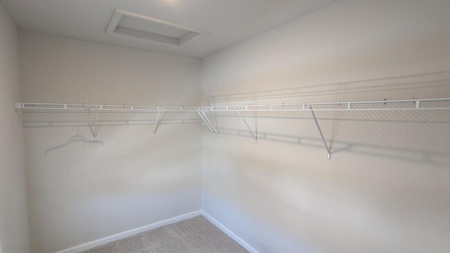 Building Photo - 560 Locust Run Dr