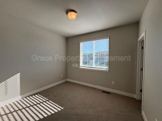 Building Photo - 1585 W 68th Ave