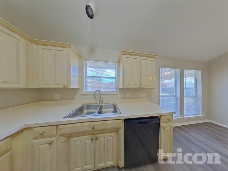 Building Photo - 7501 Ashcroft Cir