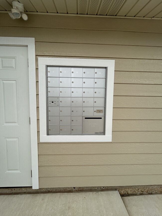 Building Photo - 2515 Kavanaugh Rd