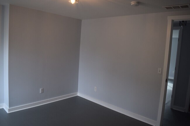 Building Photo - 315 Voorheis St