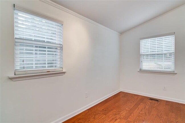 Building Photo - 1756 Dresden Dr NE