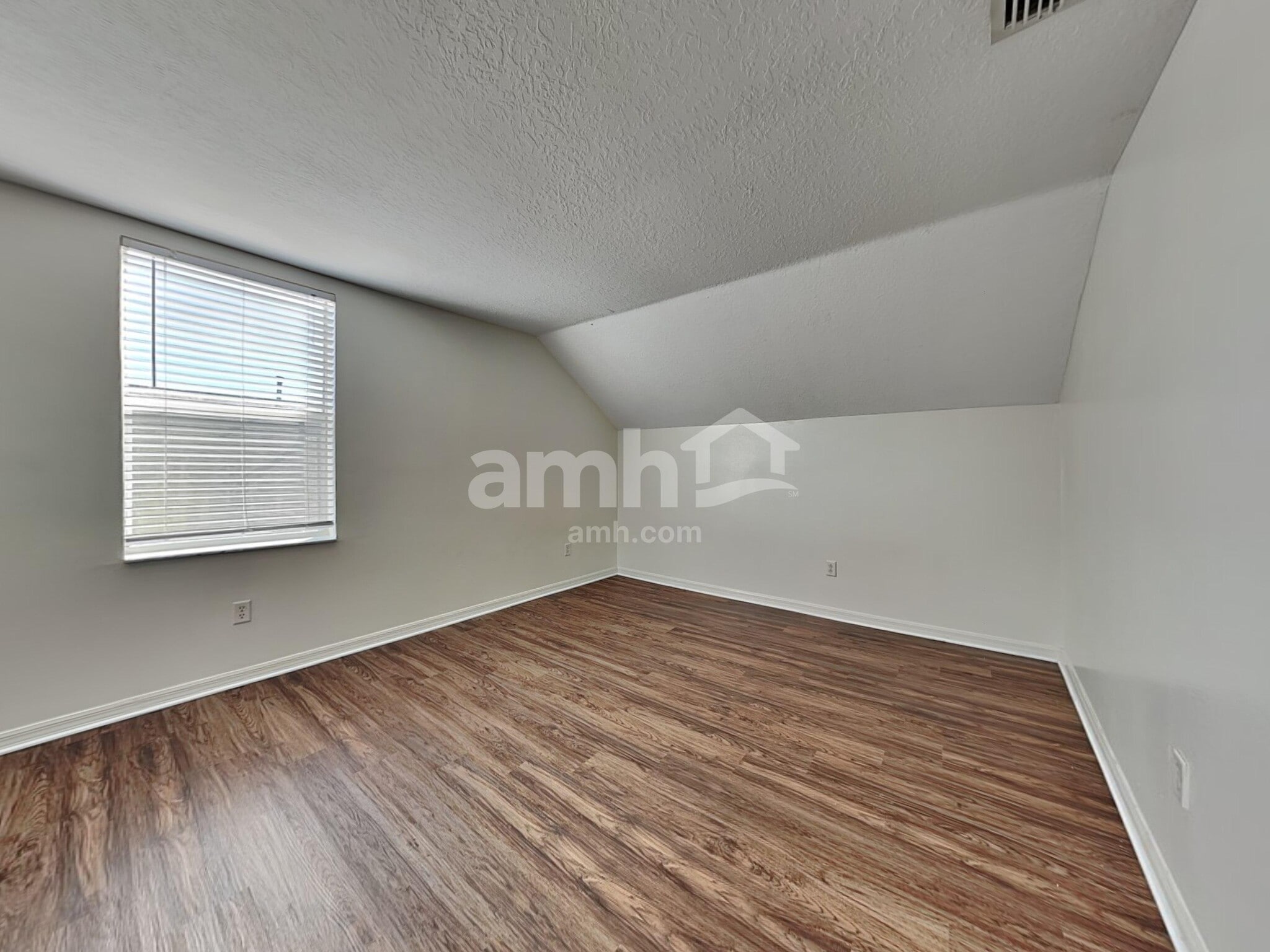 Building Photo - 6516 Summer Cove Dr