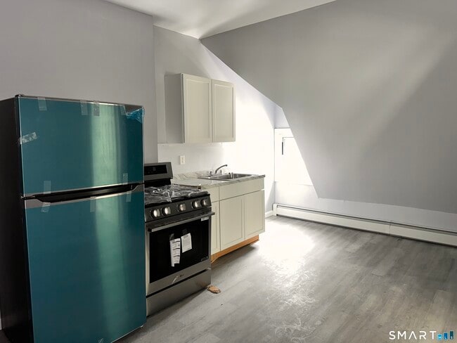 Building Photo - 240 Madison Ave