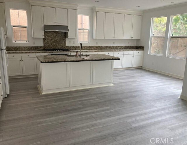 Building Photo - 67 Island Coral