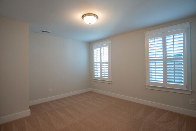 Building Photo - 4 Bedroom 3.5 Bath House in Twin Lakes - Johns Island