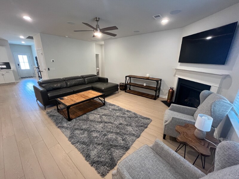 Building Photo - 3093 Grinnell St