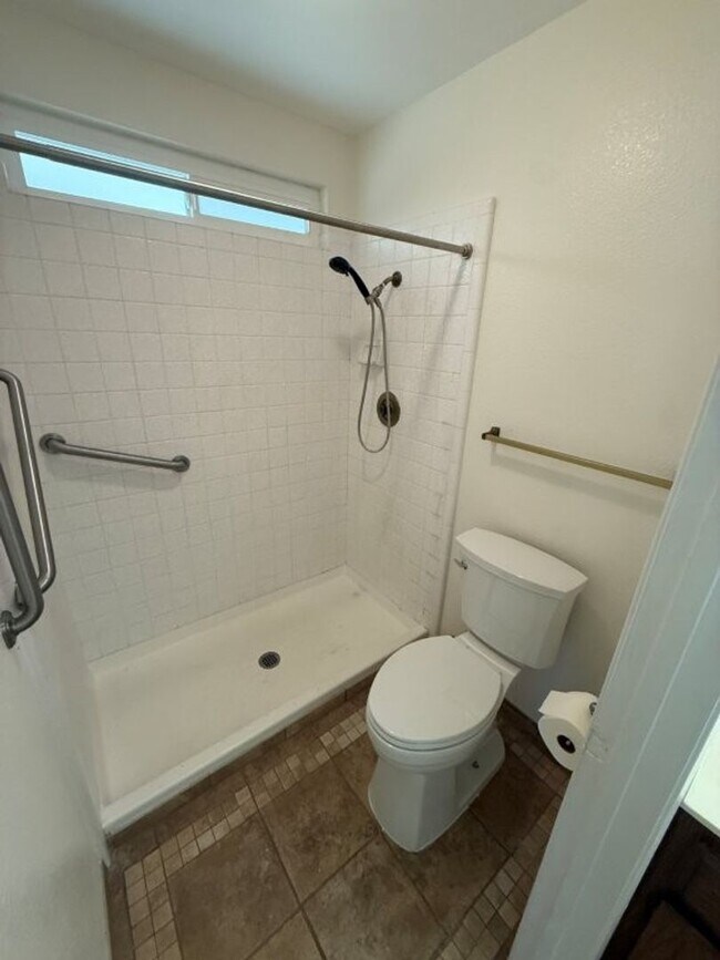 Building Photo - Modern 4 Bedroom One Story *Vacaville