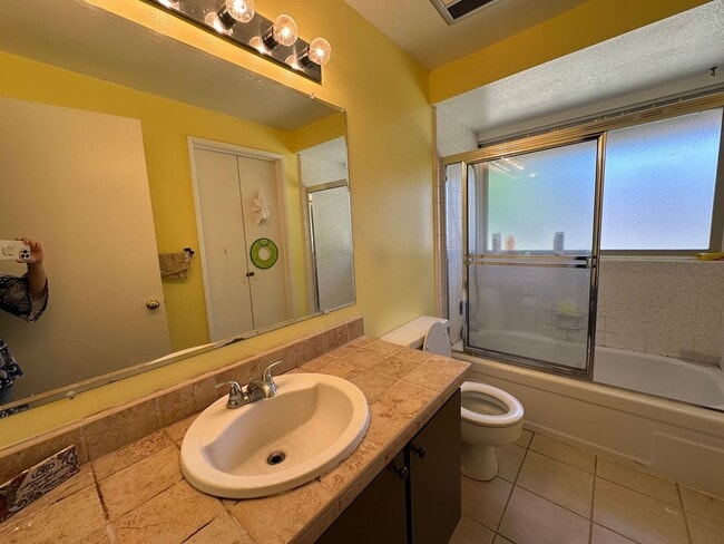 Building Photo - single level 3 bedroom house, Timberhill n...