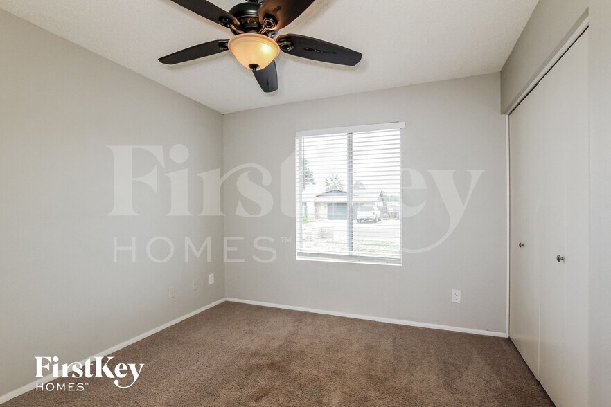 Building Photo - 3846 W Dalphin Rd