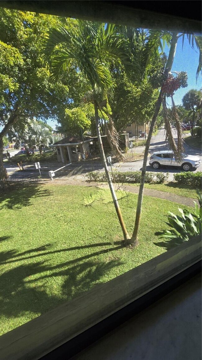 Building Photo - 2605 W 67th Pl