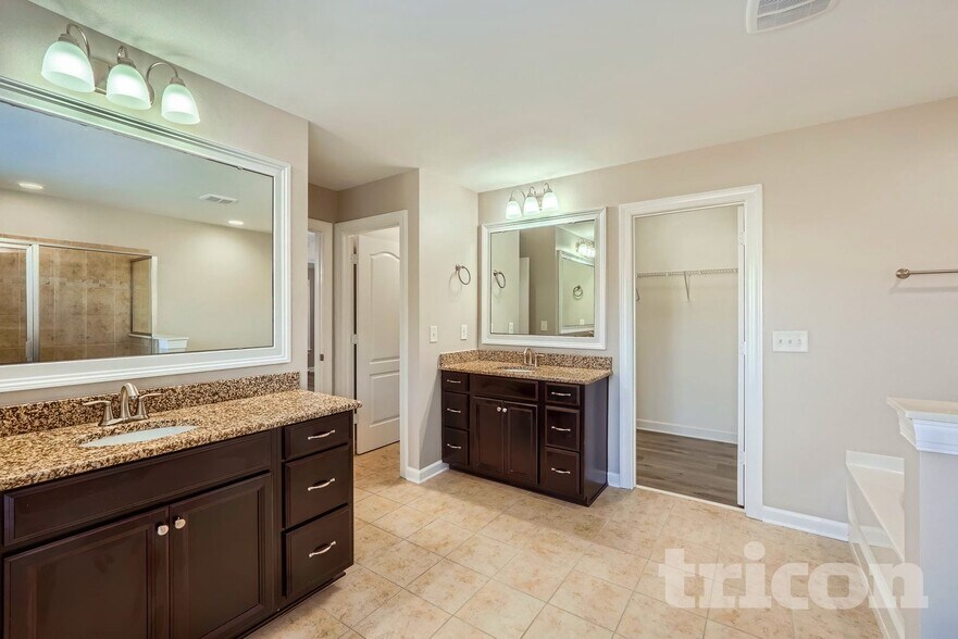 Building Photo - 1104 Brough Hall Dr