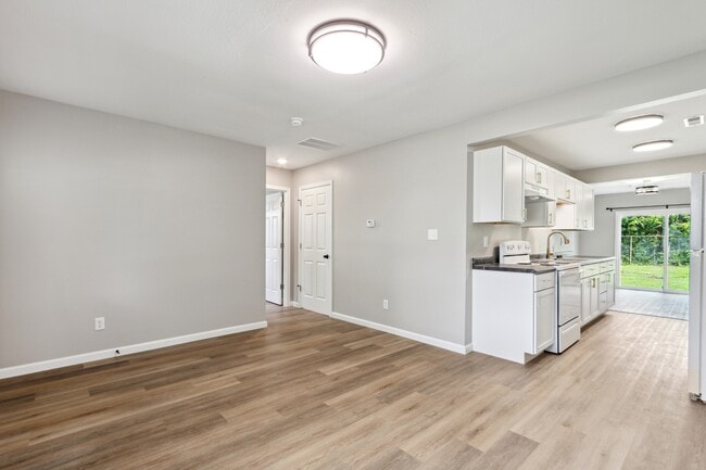 Building Photo - 714 Bethume Ct