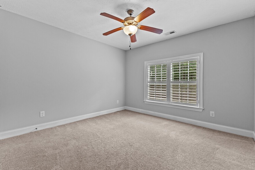 Building Photo - 768 Riverbirch Dr