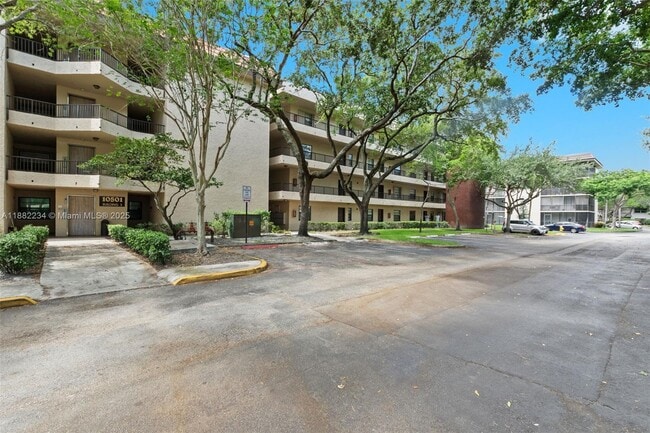 Primary Photo - 10501 W Broward Blvd