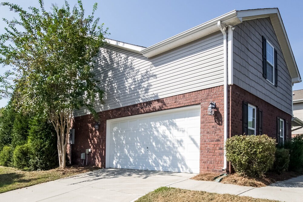 Building Photo - 6246 Silver Chime Way