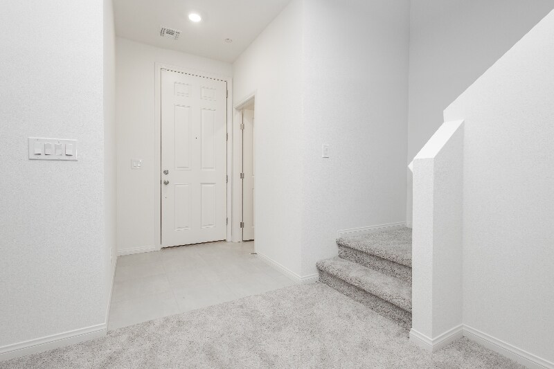 Building Photo - 2763 Fantoni St