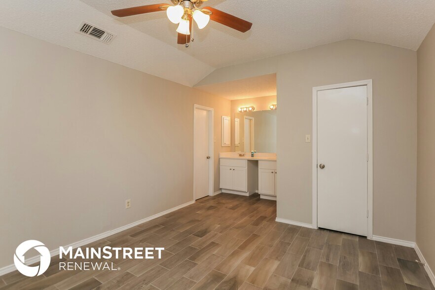 Building Photo - 316 Kalmia Dr