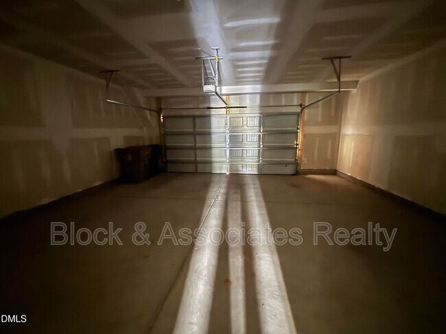 Building Photo - 268 Abbots Ml Dr
