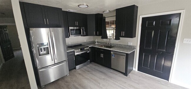 Building Photo - 25551 Brushy Creek Dr
