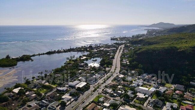 Building Photo - 254A Kuliouou Rd