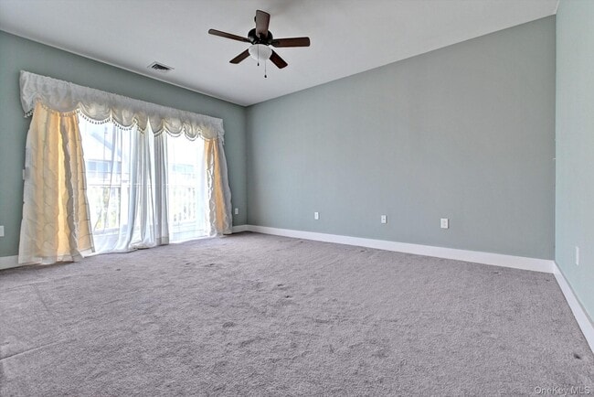 Building Photo - 44 Fox Hill Dr