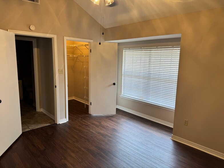 Second bedroom - 15261 Jones Creek Village Ave