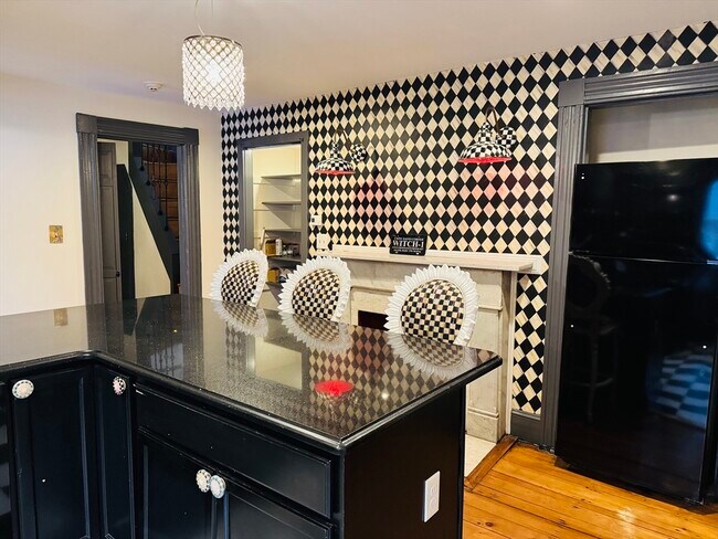 Building Photo - 125 Essex St