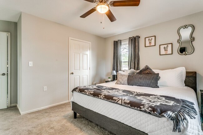 Building Photo - Hard to find Weatherford, TX rental with l...