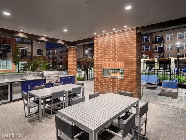 Building Photo - 1135 N Arlington Heights Rd