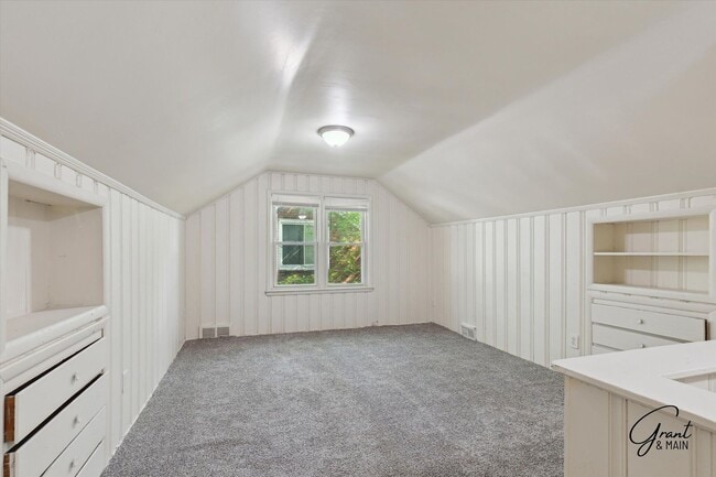 Building Photo - $1250 3 bedroom bungalow