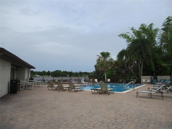 Building Photo - 2840 Plaza Terrace Dr