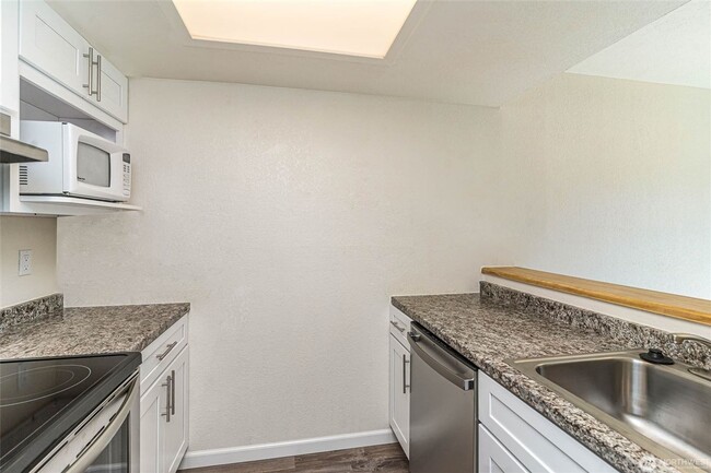 Building Photo - 1Bd/1Ba Kirkland Apartment