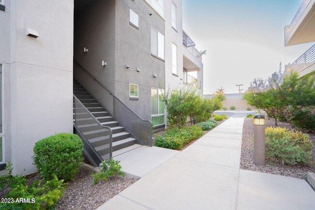 Building Photo - 1250 Abbey Ln