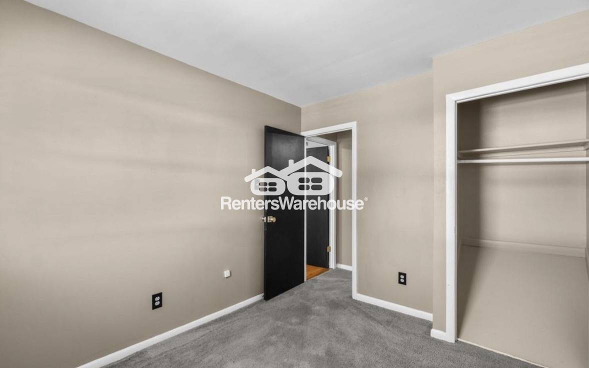 Building Photo - 241 Cedarmere Cir