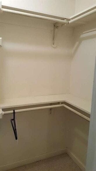 Building Photo - 316 1/2 E 7th Street Unit