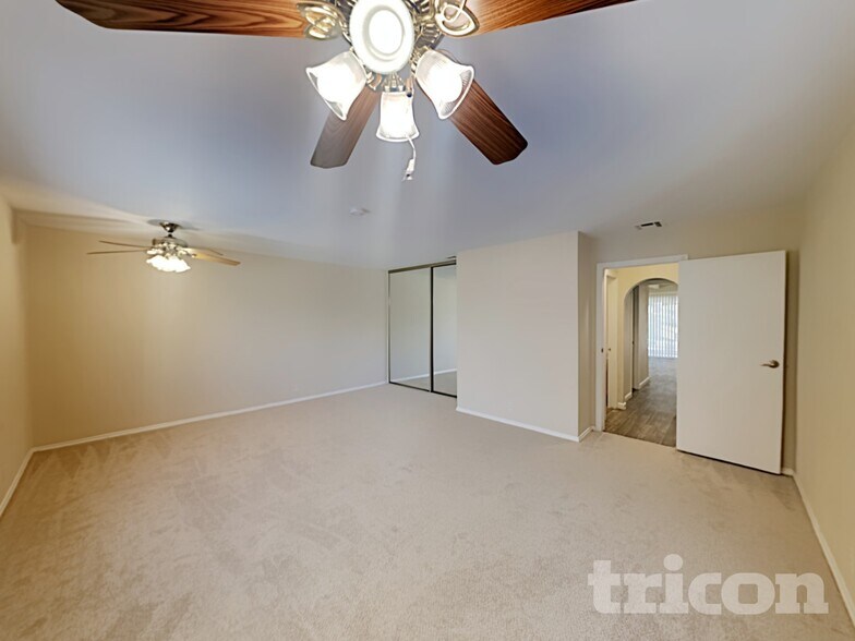 Building Photo - 3746 Terrace Dr