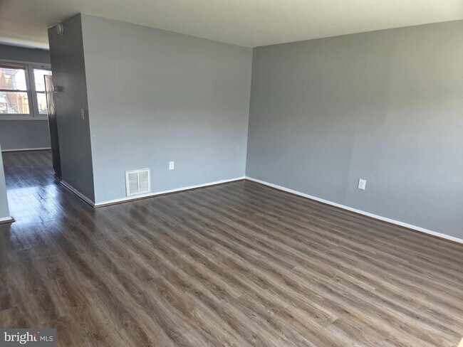 Building Photo - 4447 Norfen Rd