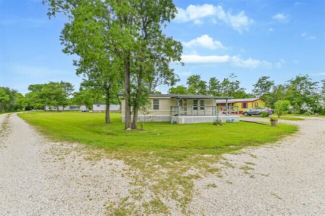 Building Photo - 1749 Max Rd