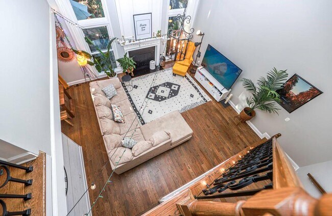 Building Photo - 9900 Barston Ct