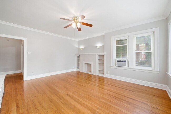 Building Photo - 6945 S Calumet Ave