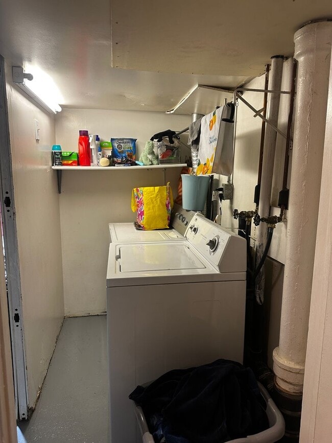 Building Photo - 2118 7th Ave