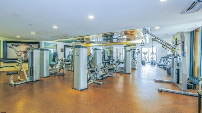 Building Photo - 526 Pacific Ave