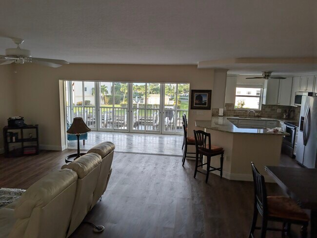 Building Photo - 130 Breakers Ct