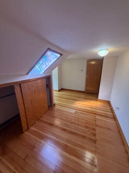 Building Photo - 22 8th St