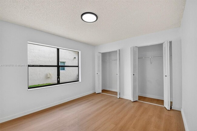 Building Photo - 9721 Majestic Way