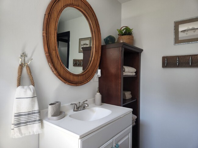 Building Photo - 431 Winnacunnet Rd