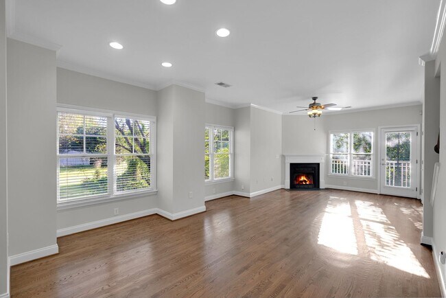 Building Photo - Wonderful craftsman style end-unit townhome