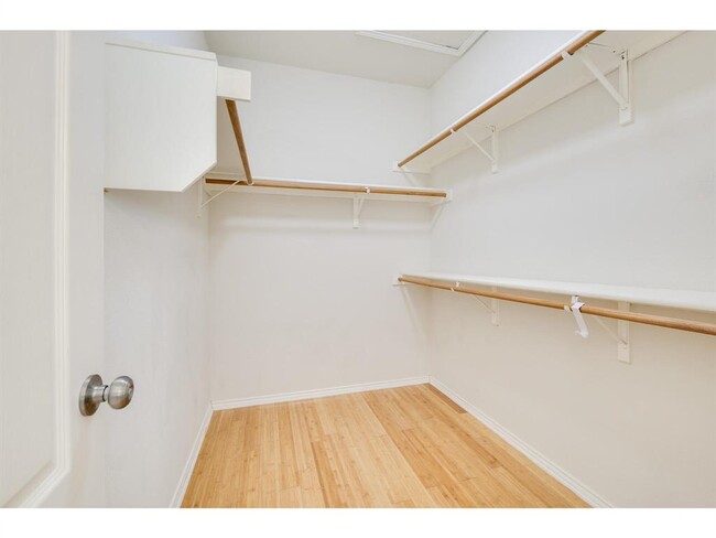 Building Photo - 5709 Pecanwood Ln