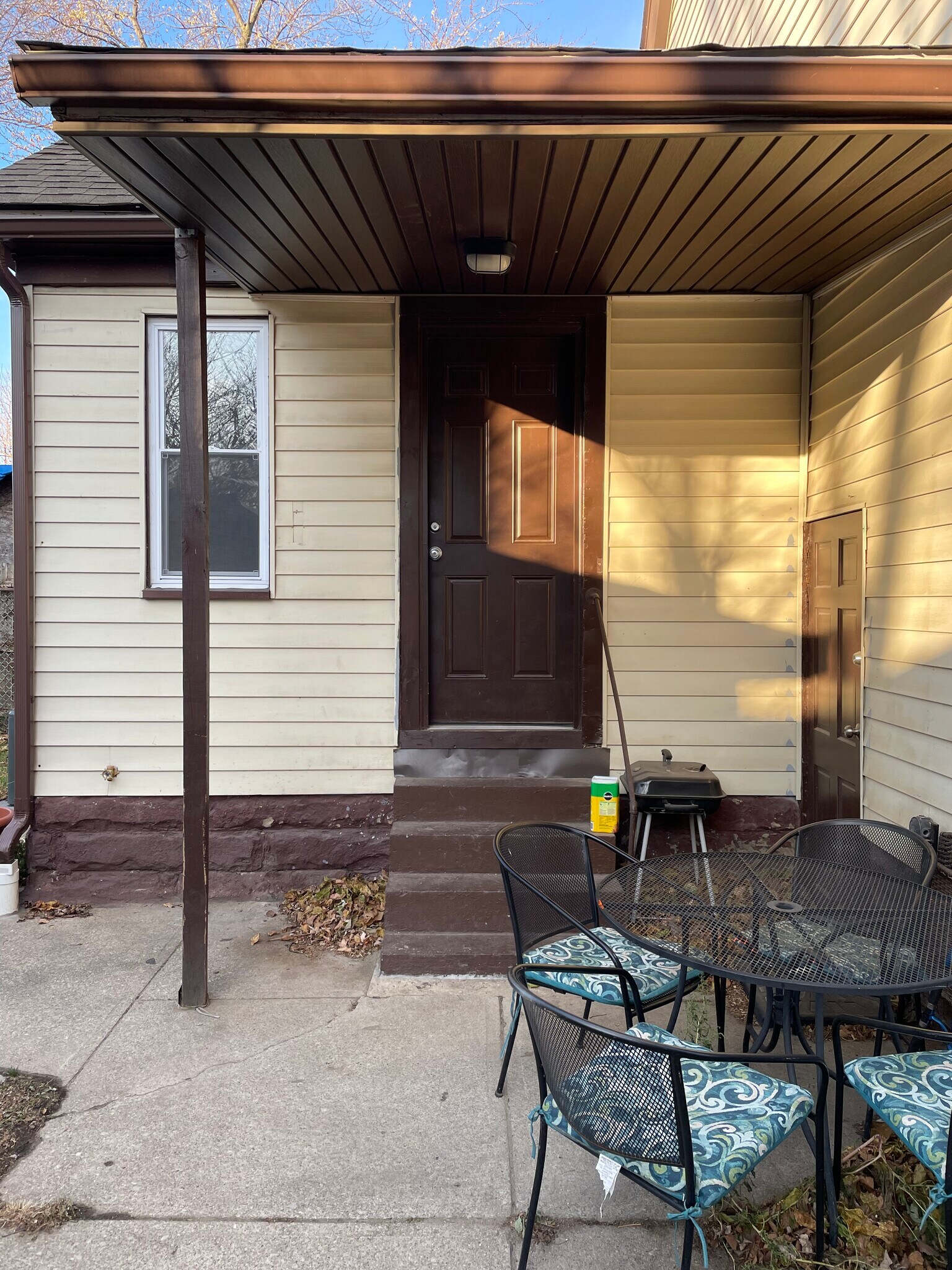 Building Photo - 2303 Althen Ave